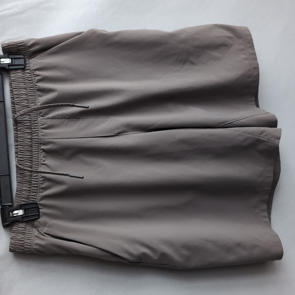 Lululemon Pace Breaker Lined 9" - Picture 2 of 9